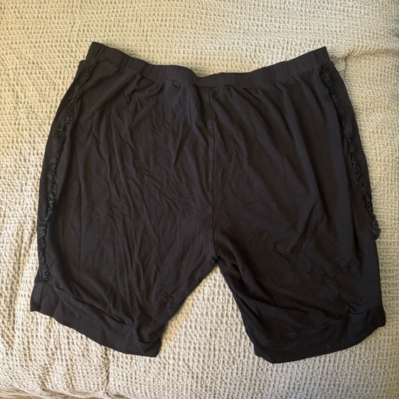 Tamara Malas Shorts- Size 14/16 - Picture 3 of 4